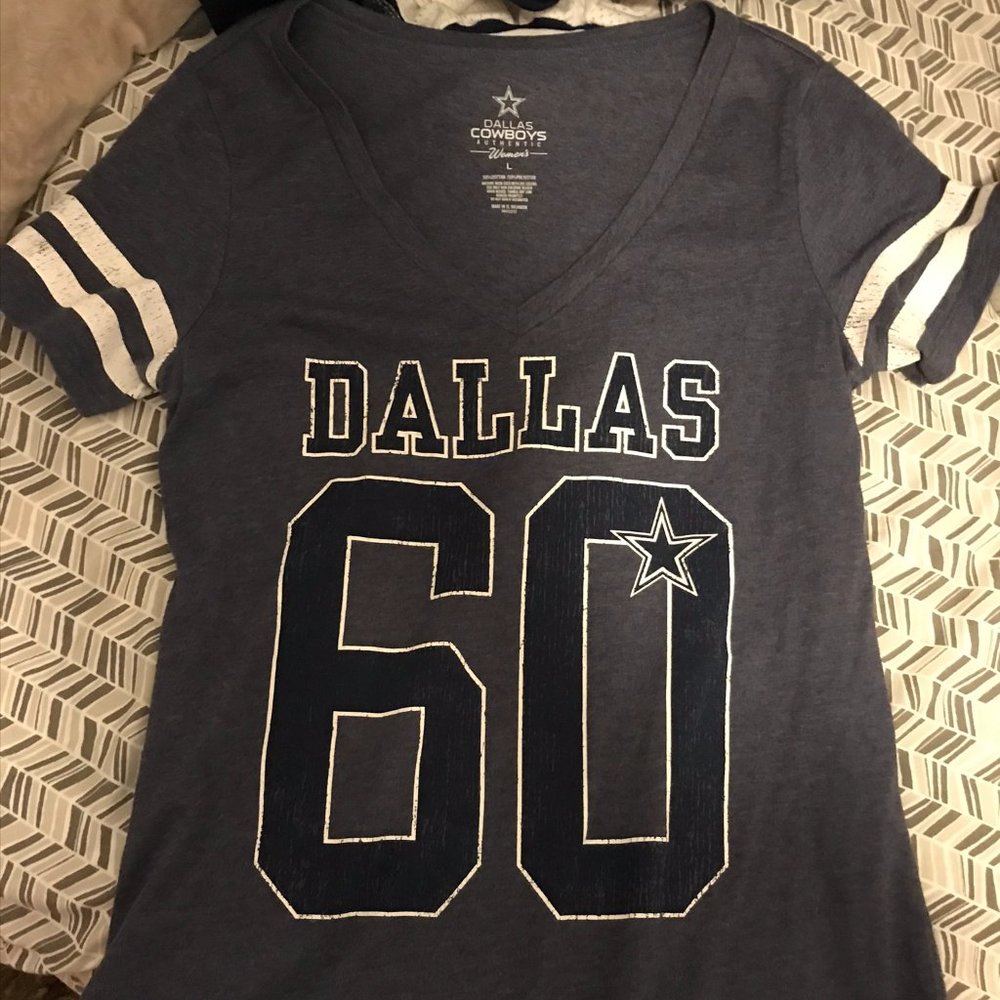 DALLAS COWBOYS NFL V-NECK TEE LG LIKE NEW